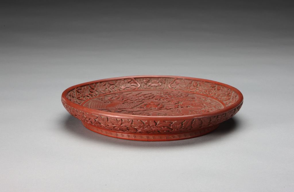 图片[1]-Red dragon and phoenix pattern disc-China Archive